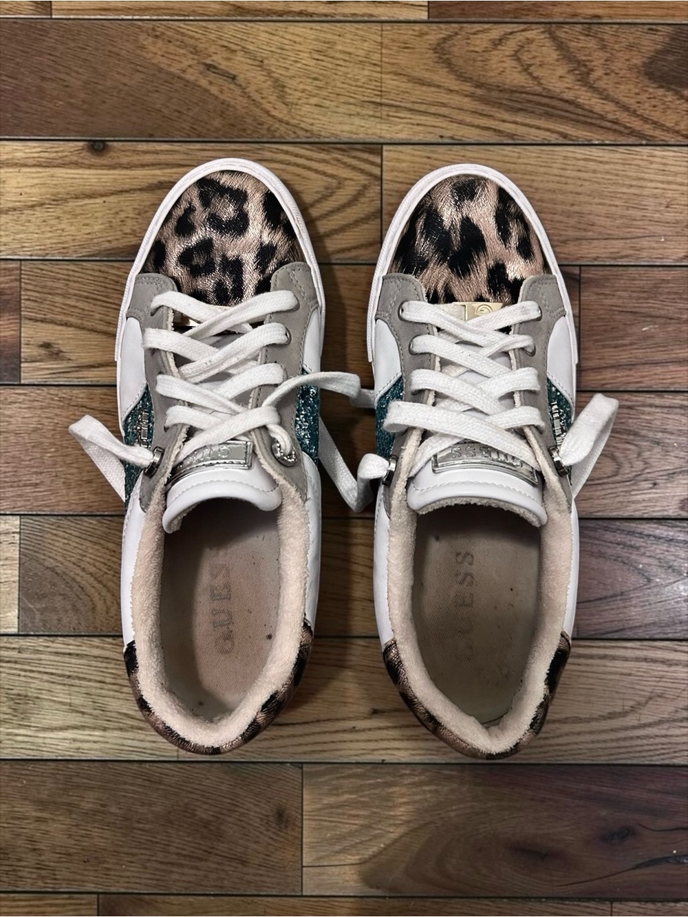 GUESS White Leopard Print Glitter Low Top Sneakers Women’s Size 8